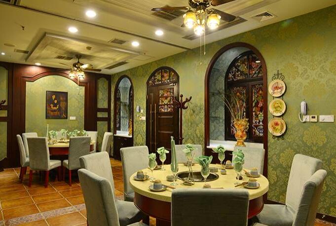 隱藏式橫鋪板（幕墻板）